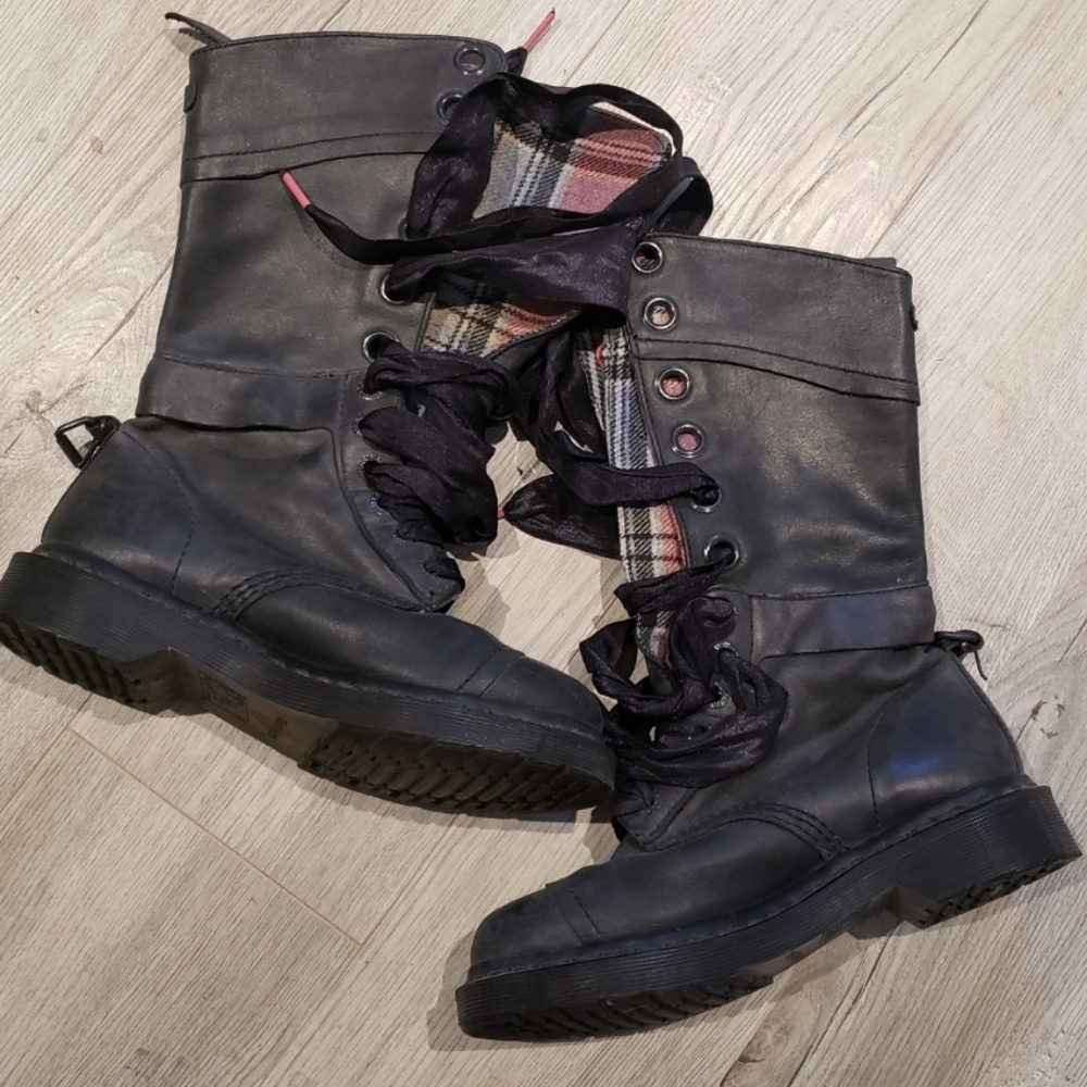 Dr. Martens Triumph Fold-Over Boots
